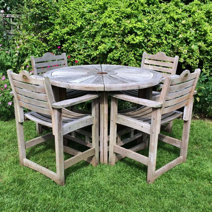 Circular Table and 4 Chairs