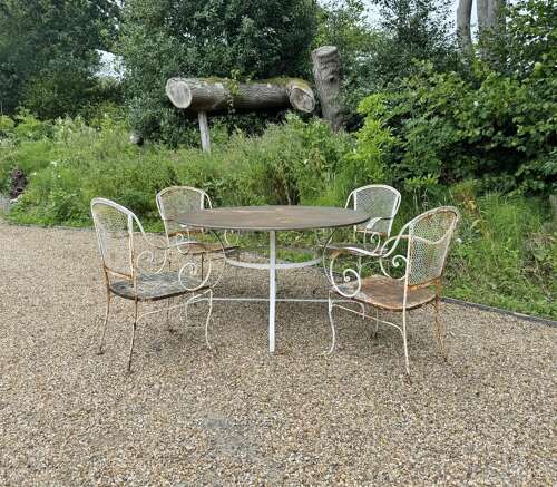 Round Strapwork Seating Set