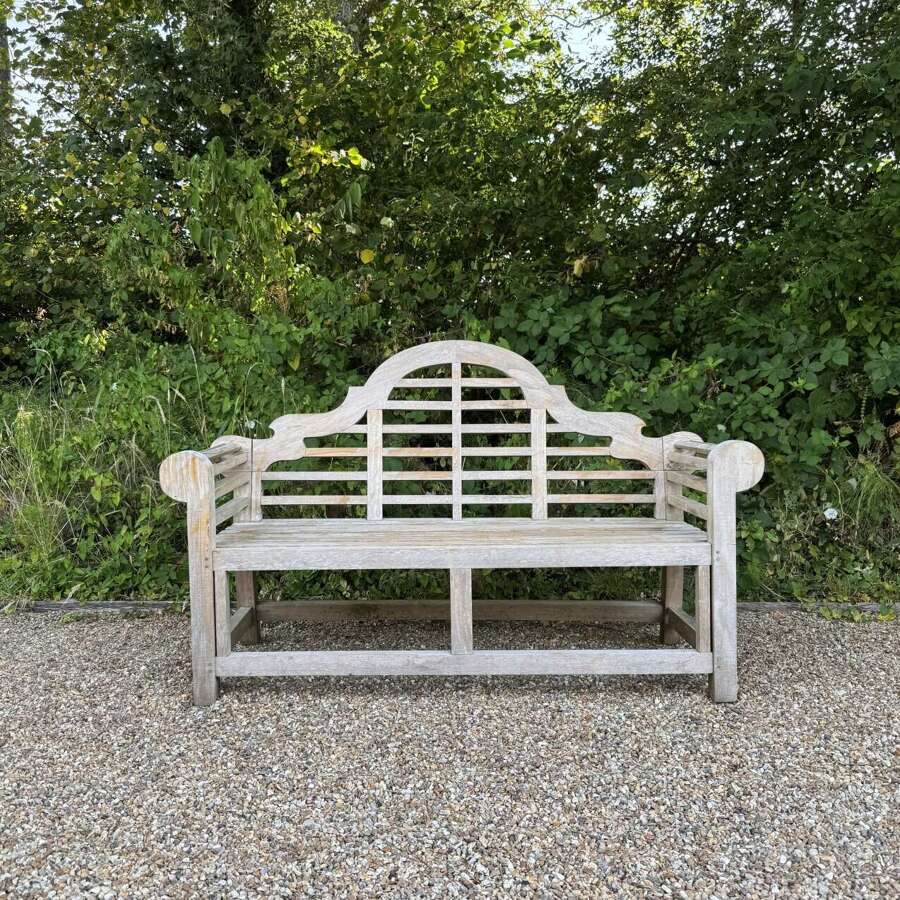 Lutyen Bench
