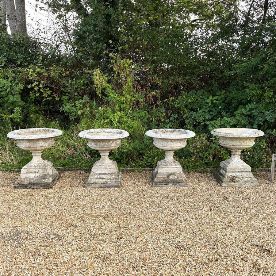 Large Eastwell Urns on Winslow Bases
